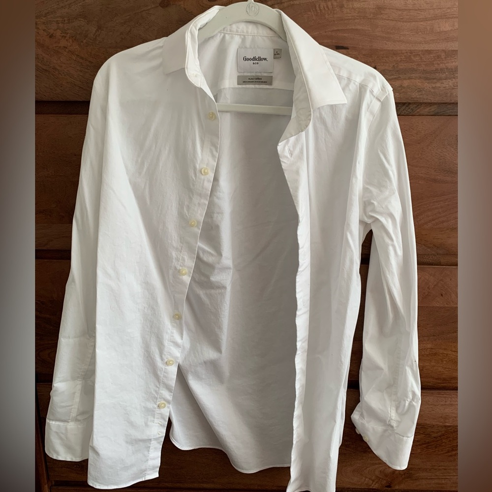 Goodfellow & Co. men’s button up, dress shirt, white, size small, never worn.